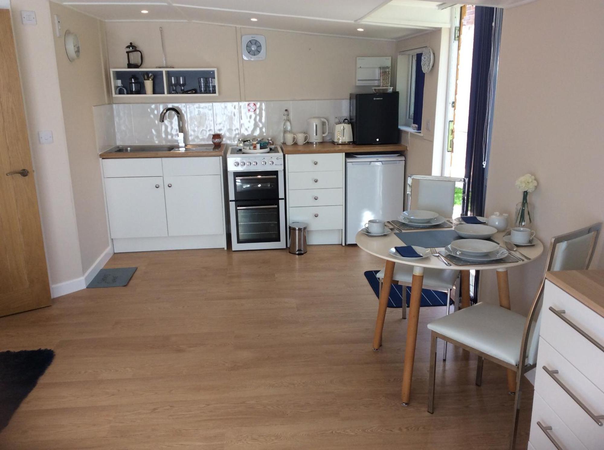 Old Ningwood Station Bed & Breakfast, Ningwood, Isle Of Wight Po41 0Tg Brook  Eksteriør billede